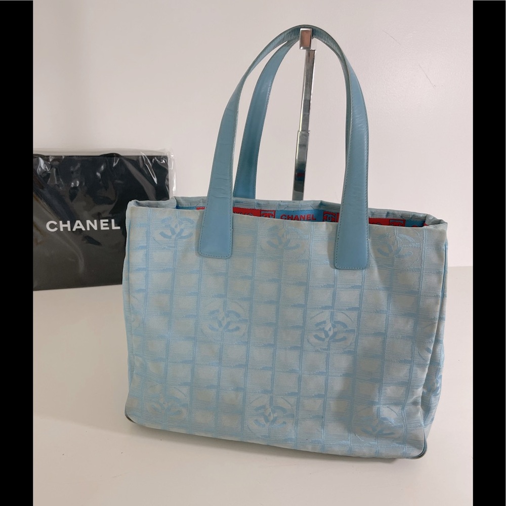 CHANEL Tote
